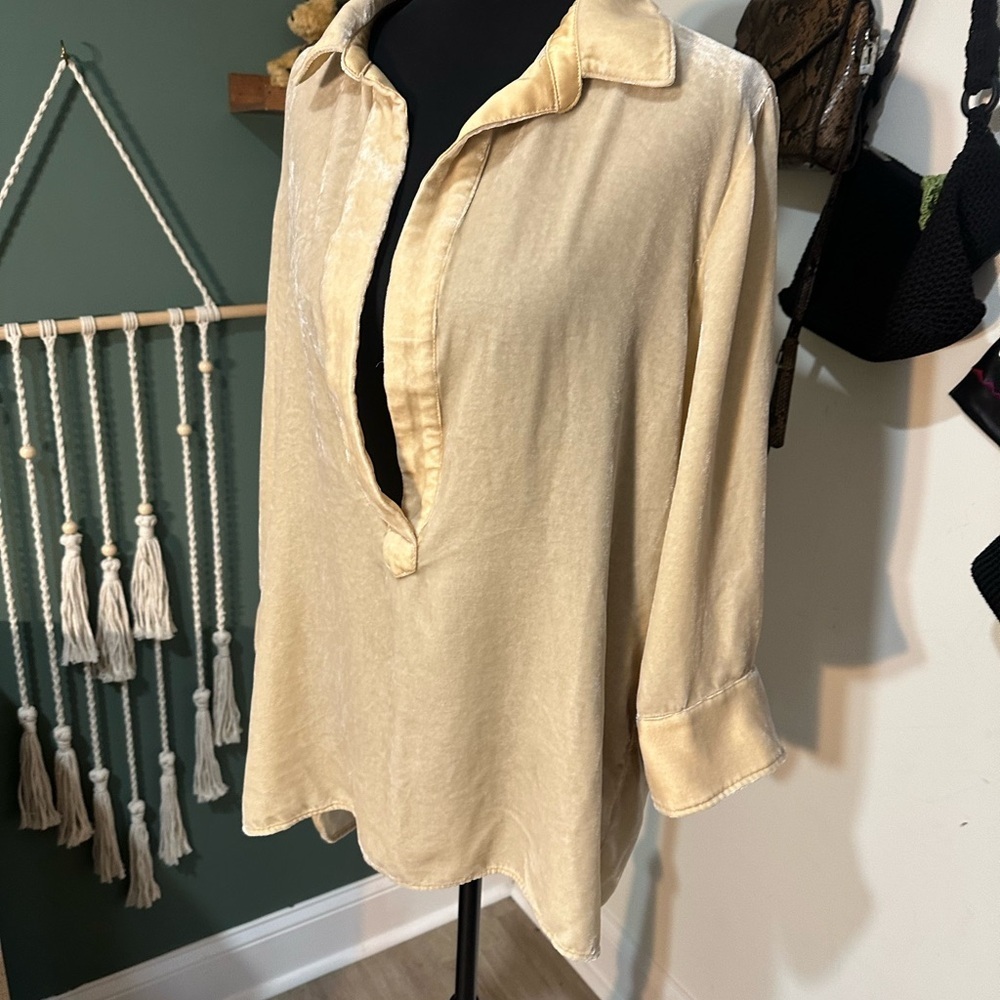 Sundance 100% Silk Blouse Champagne Size Medium